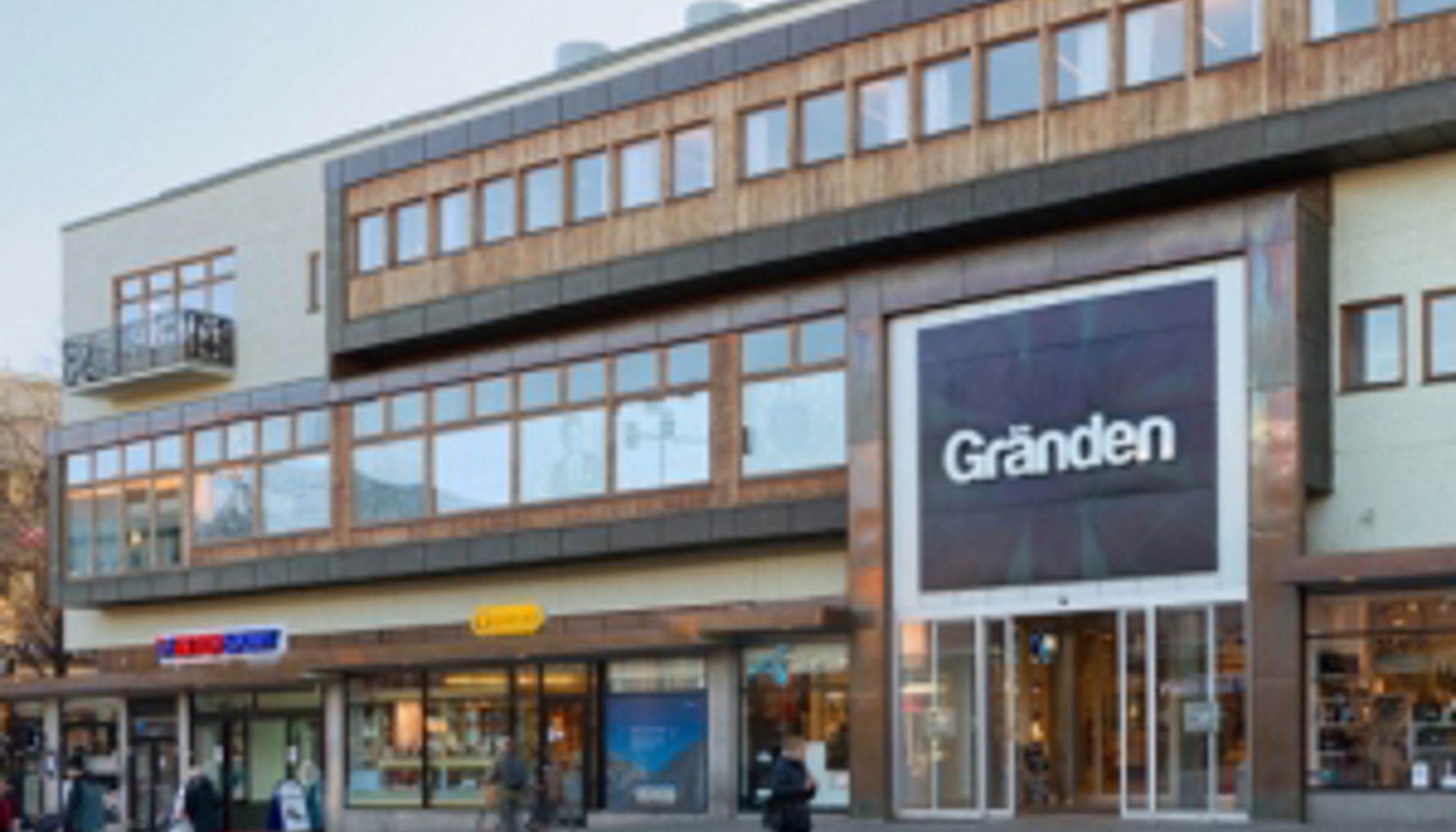 granden-300x214.jpg